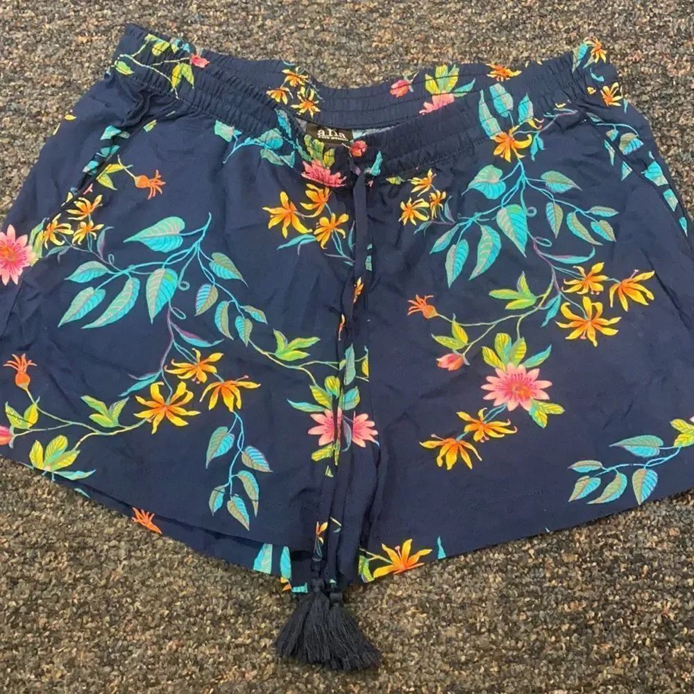 Floral shorts sz. L